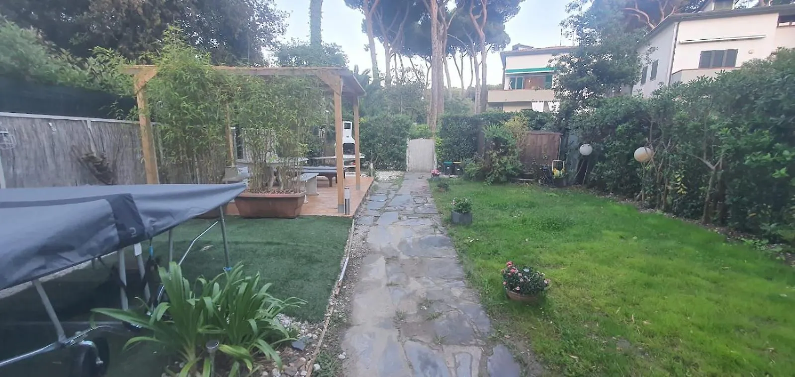 Domusauroom, Relax Nel Cuore Della Versilia - Pet Friendly Viareggio 0*,  Italy